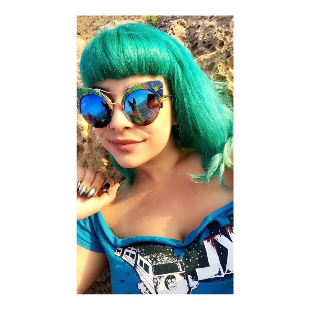 Meet your Posher, Marina